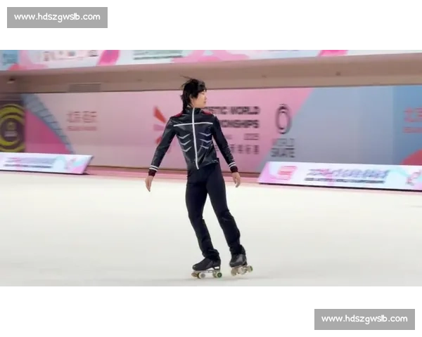 花滑小明｜轮滑何时能有冰上的轻盈？